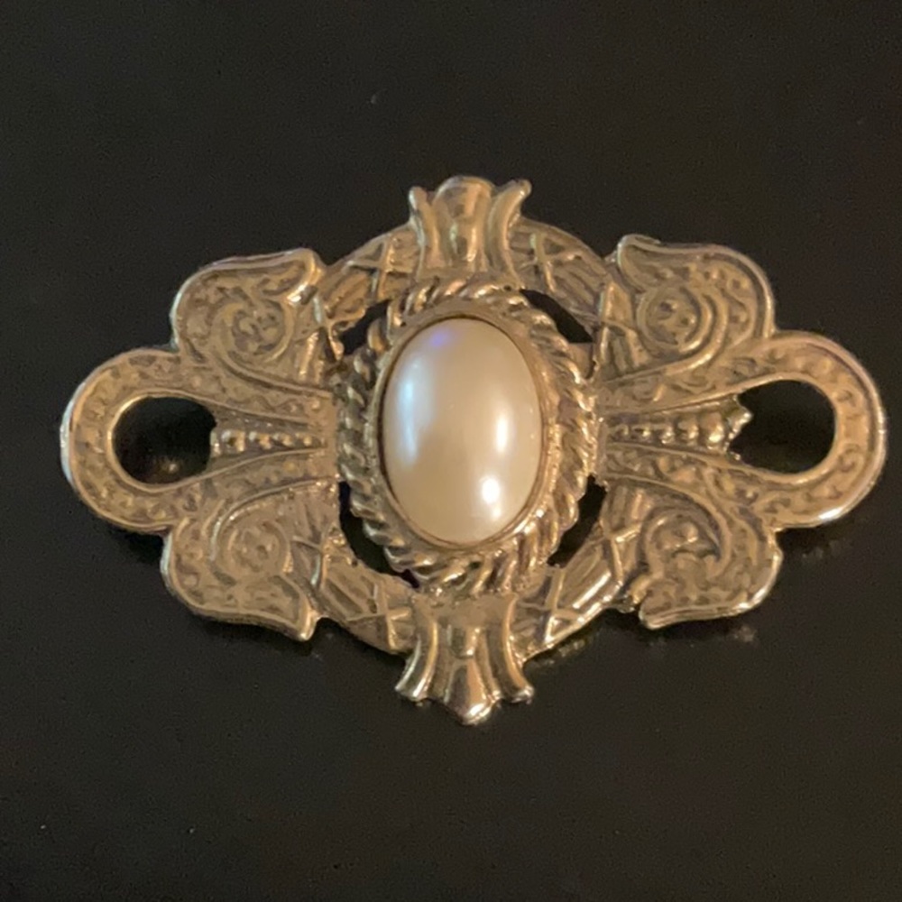 Faux Pearl Collar Brooch Gold Tone Victorian Style